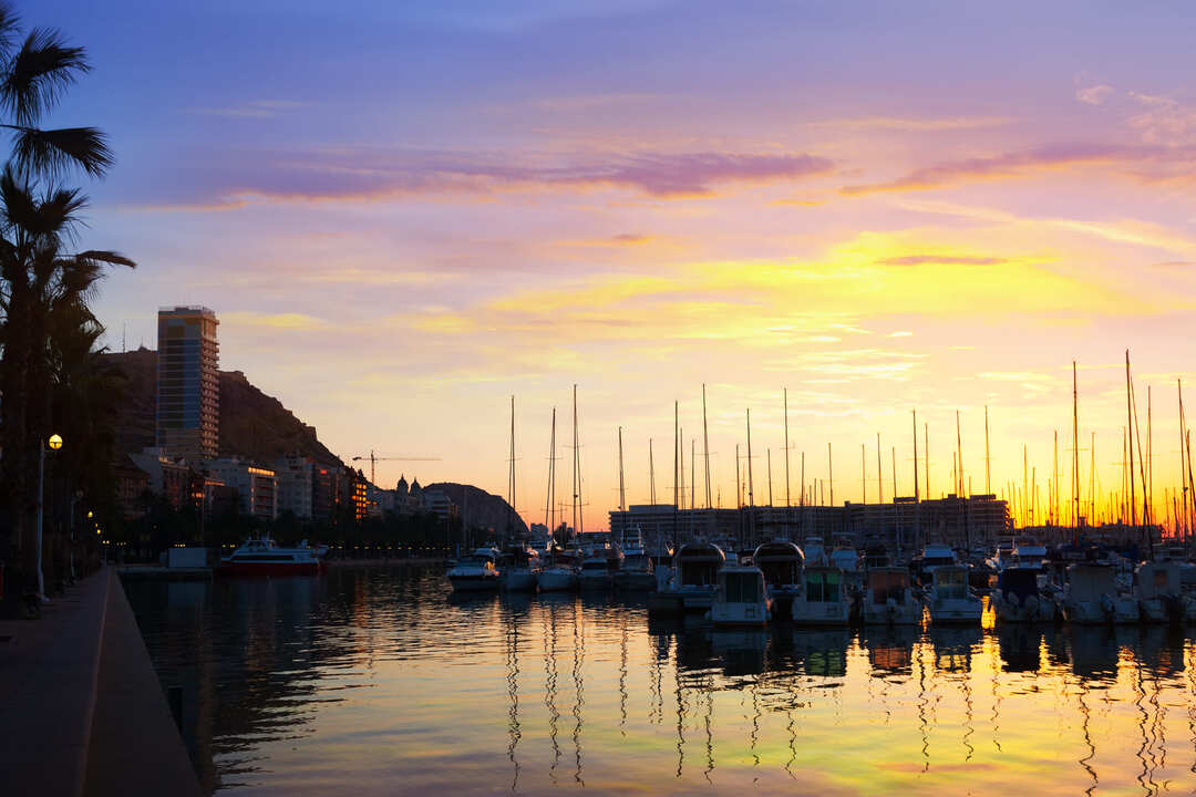 port-embankment-dawn-alicante